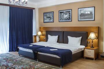 Фото номера Просторный двухместный номер с 2 отдельными кроватями Отель Hotel Plaza Viktoria г. Гюмри 3