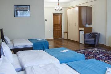 Фотографии Отель Hotel Plaza Viktoria г. Гюмри (Армения) №3 Фото Отель Hotel Plaza Viktoria г. Гюмри 3