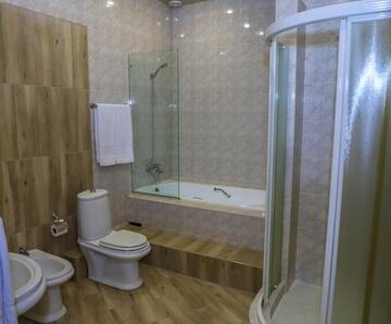 Фото номера Люкс Отель Araks Hotel Complex г. Гюмри 5